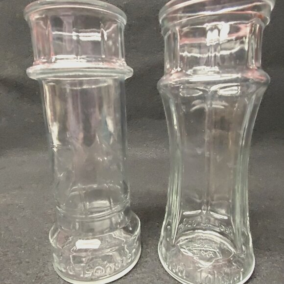 Red Lobster Vintage 2- lighthouse / 1-Sail Boat Novelty Glasses - Picture 1 of 3